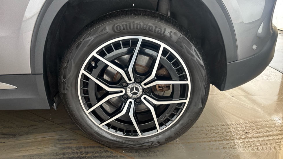 MERCEDES EQA Image 18