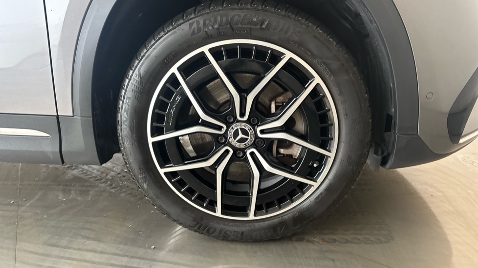 MERCEDES EQA Image 20