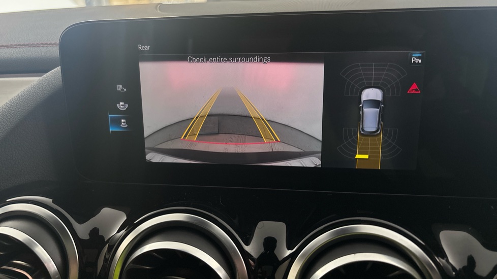 MERCEDES EQA reverse camera