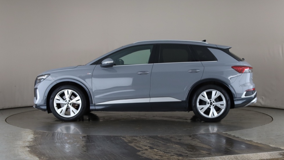 AUDI Q4 Image 2