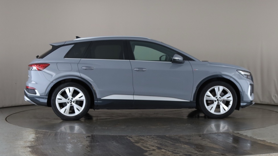 AUDI Q4 Image 6