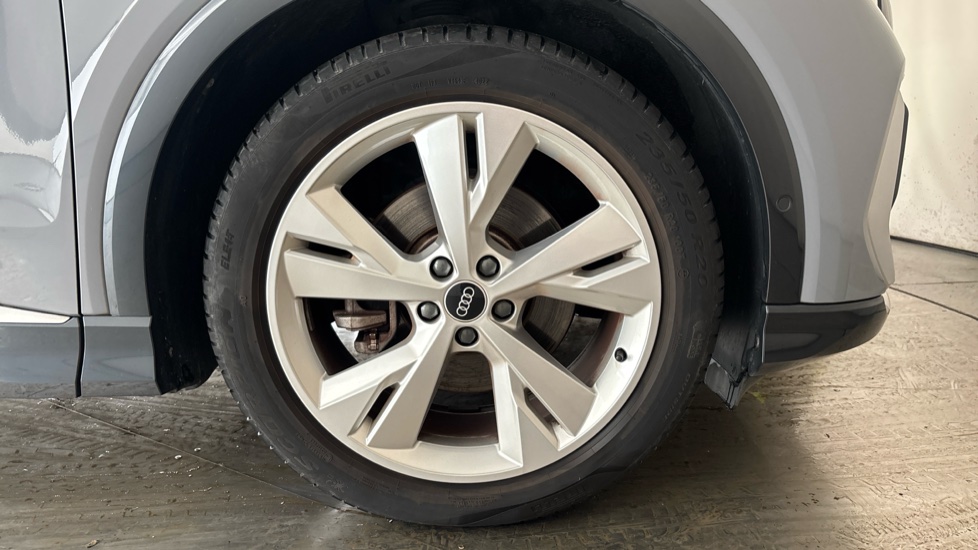 AUDI Q4 Image 20