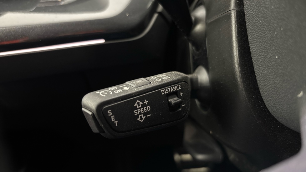 AUDI Q4 cruise control