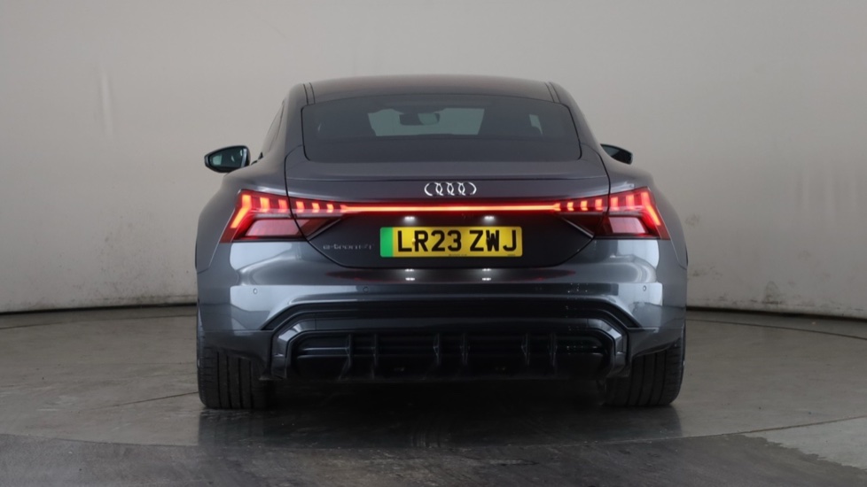 AUDI E-TRON GT Image 4