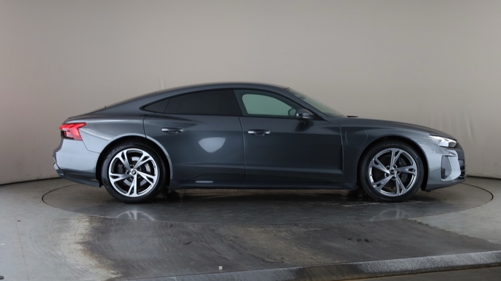 AUDI E-TRON GT Image 6