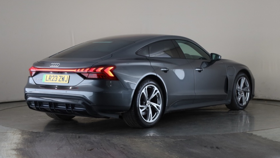 AUDI E-TRON GT Image 5