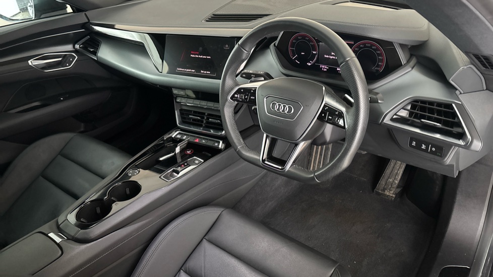 AUDI E-TRON GT Image 9