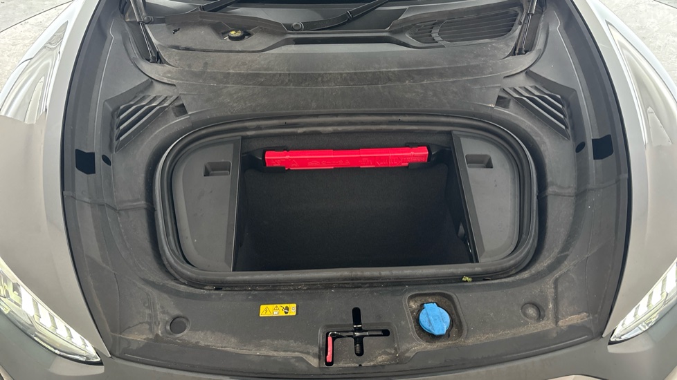 AUDI E-TRON GT Image 16