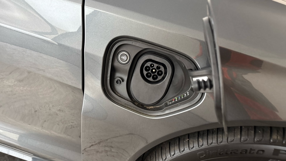 AUDI E-TRON GT Image 21