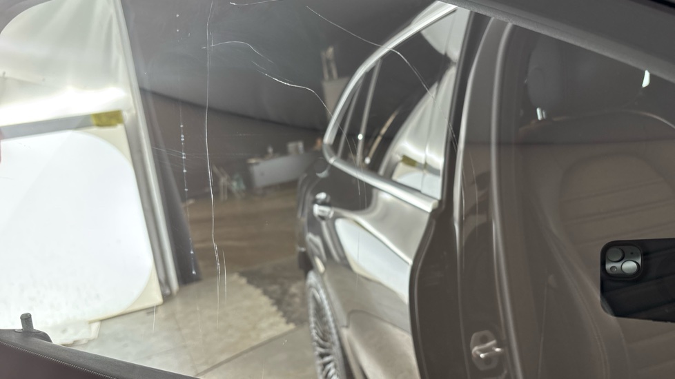 MERCEDES EQC Scratches