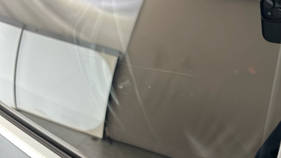 MERCEDES EQC Scratches