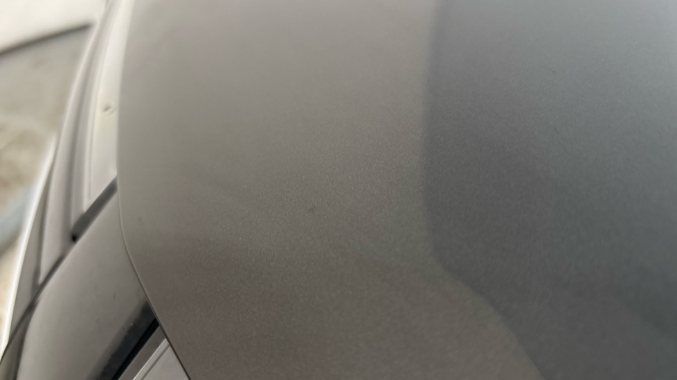 MERCEDES EQC Multiple chips