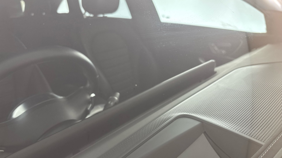 MERCEDES EQC Multiple chips