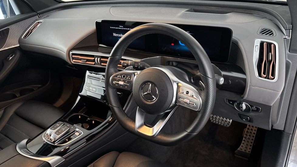 MERCEDES EQC Image 9