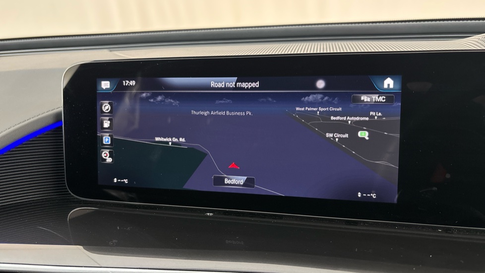 MERCEDES EQC Image 12