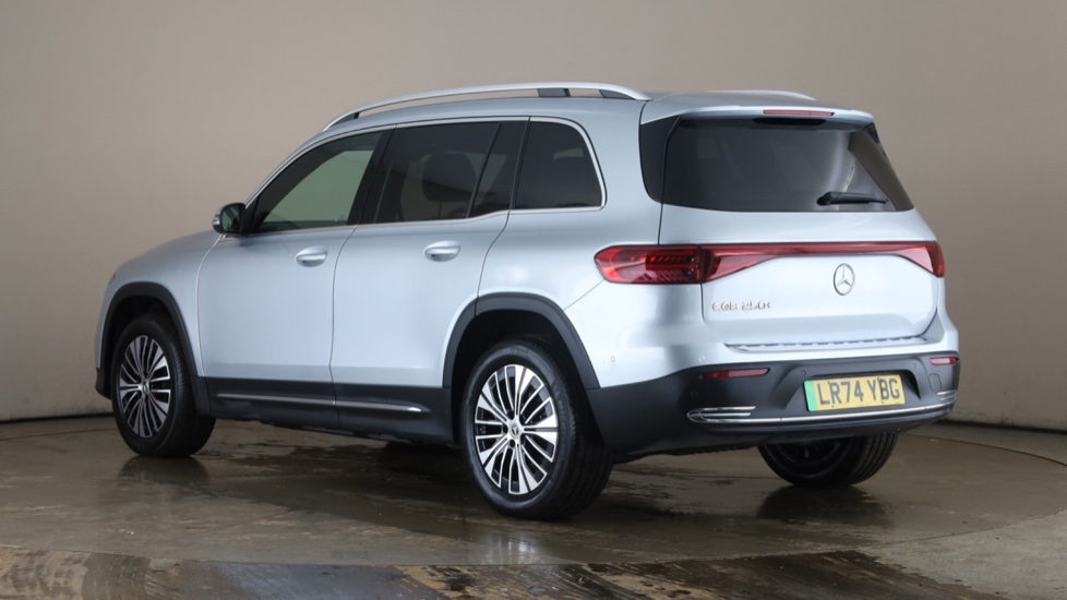 MERCEDES EQB Image 3