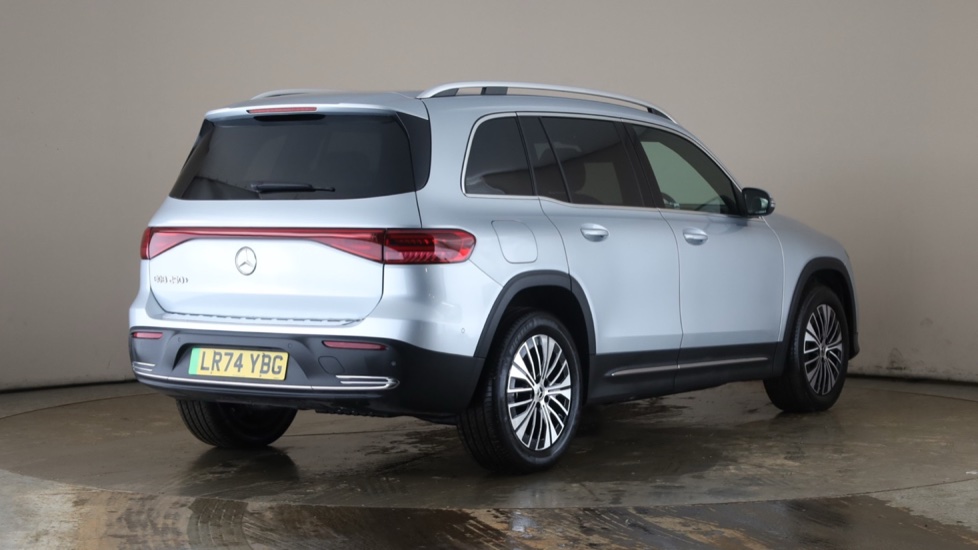 MERCEDES EQB Image 5