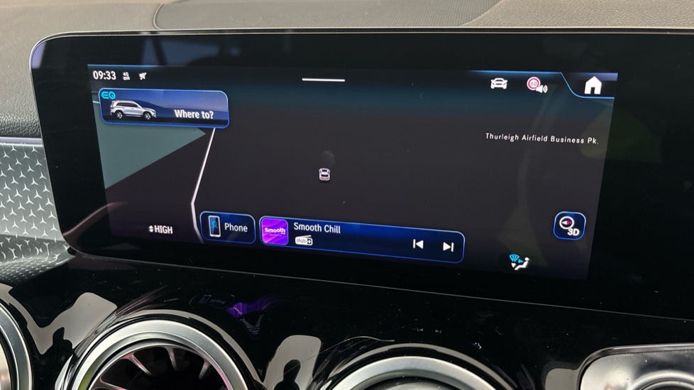 MERCEDES EQB Image 12