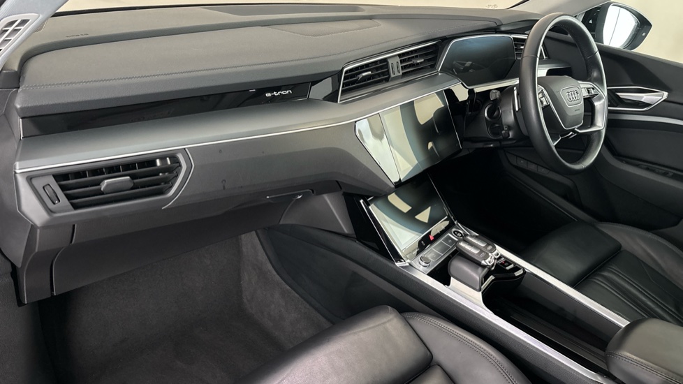 AUDI E-TRON Image 10
