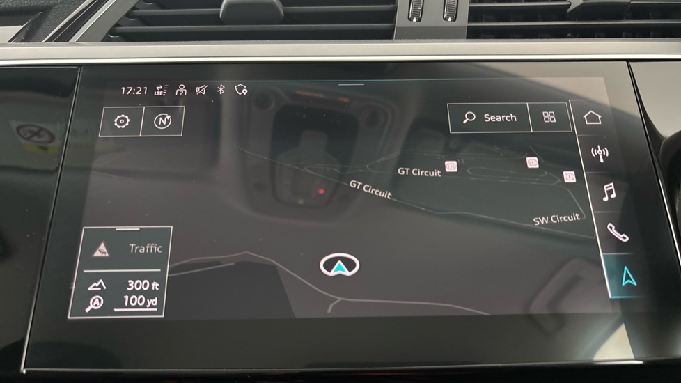 AUDI E-TRON Image 12