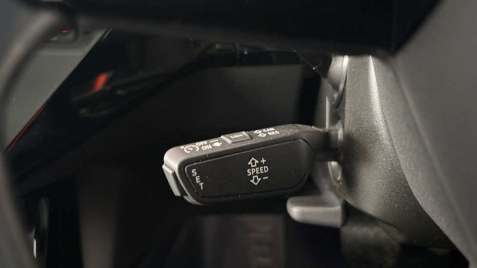 AUDI E-TRON Cruise control