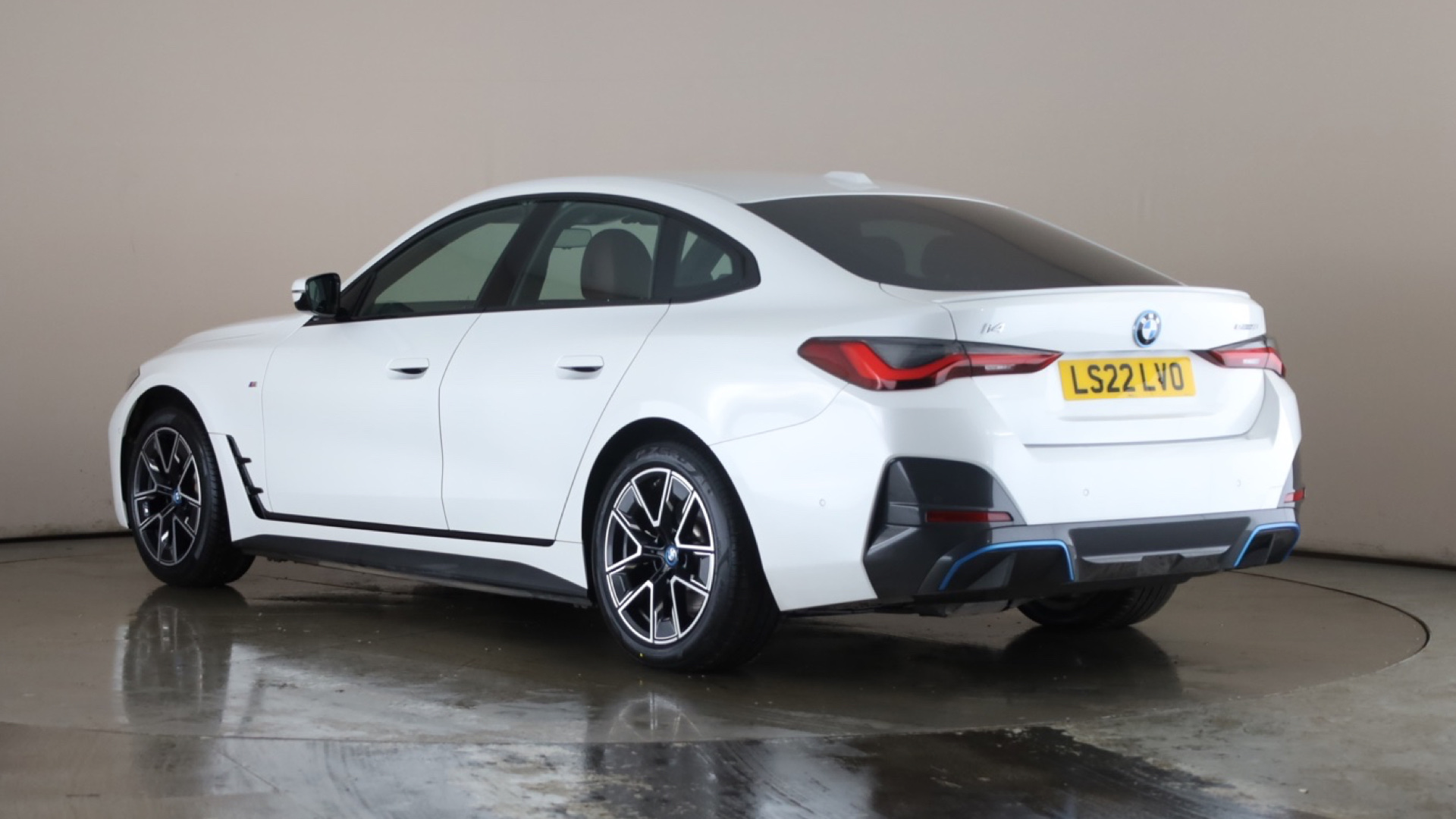 4027523 250kW eDrive40 M Sport 83.9kWh 5dr Auto