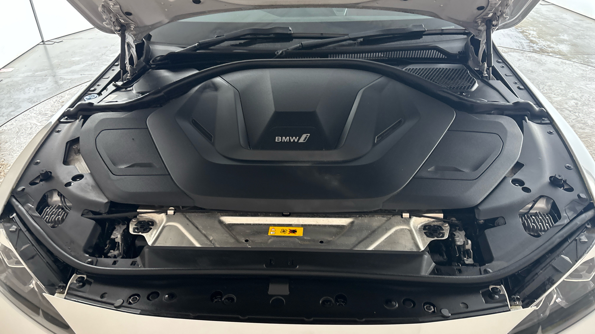 4027523 250kW eDrive40 M Sport 83.9kWh 5dr Auto