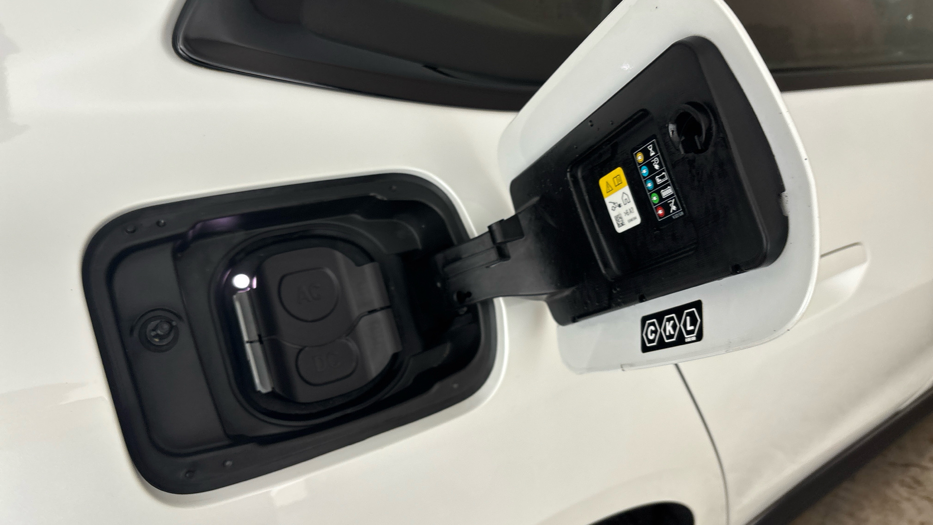 4027523 250kW eDrive40 M Sport 83.9kWh 5dr Auto