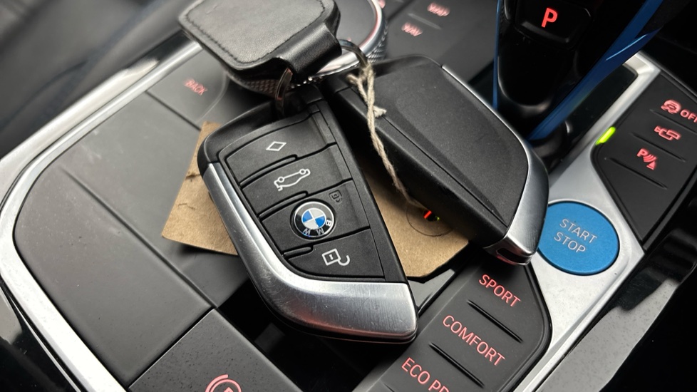 BMW iX3 2 keys