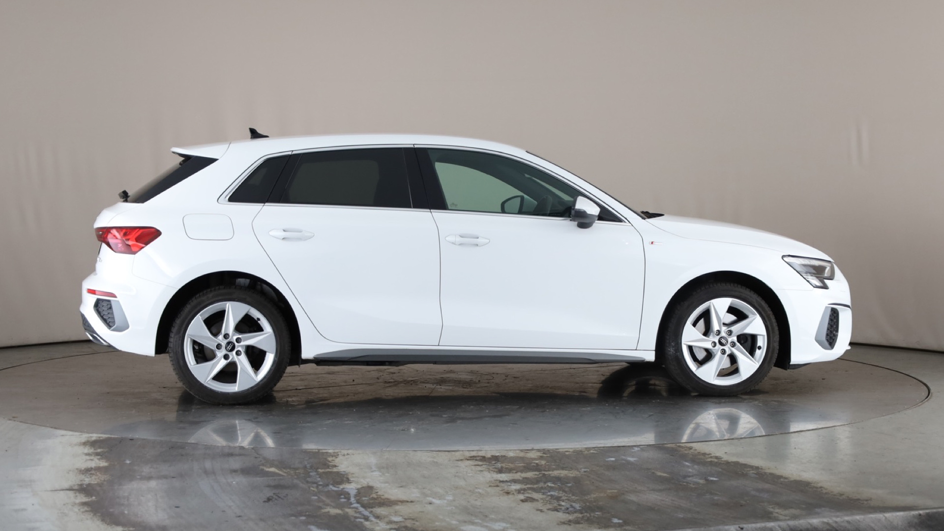Audi A3 40 TFSI e S Line 5dr S Tronic 17 inch Alloy