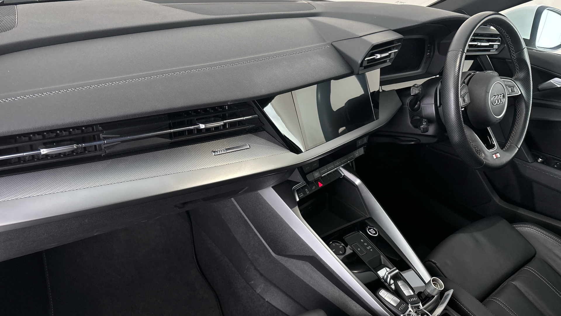 Audi A3 40 TFSI e S Line 5dr S Tronic 17 inch Alloy