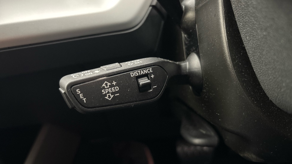 AUDI Q4 cruise control