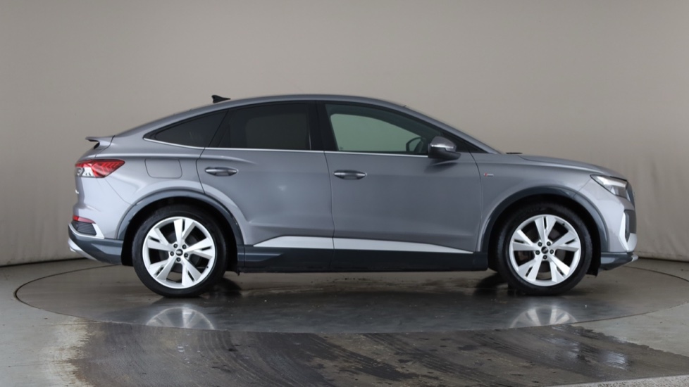 AUDI Q4 Image 6