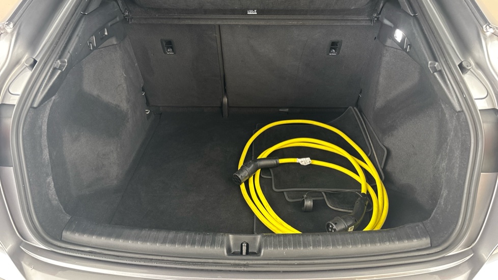 AUDI Q4 Image 15