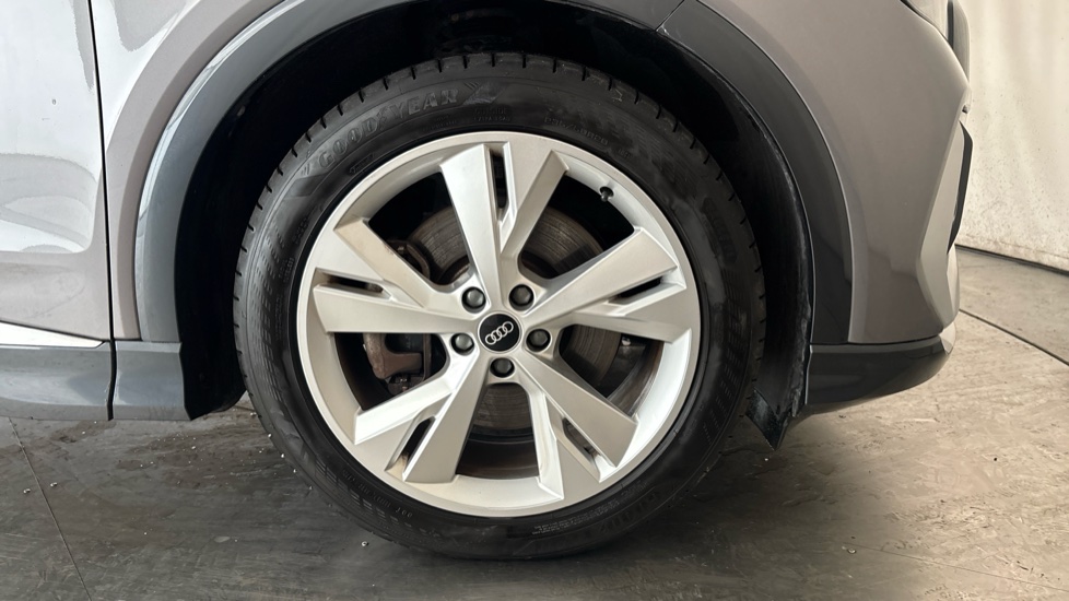 AUDI Q4 Image 20