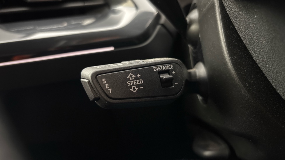 AUDI Q4 cruise control