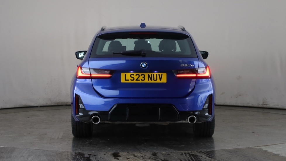 BMW 3 SERIES Image 4