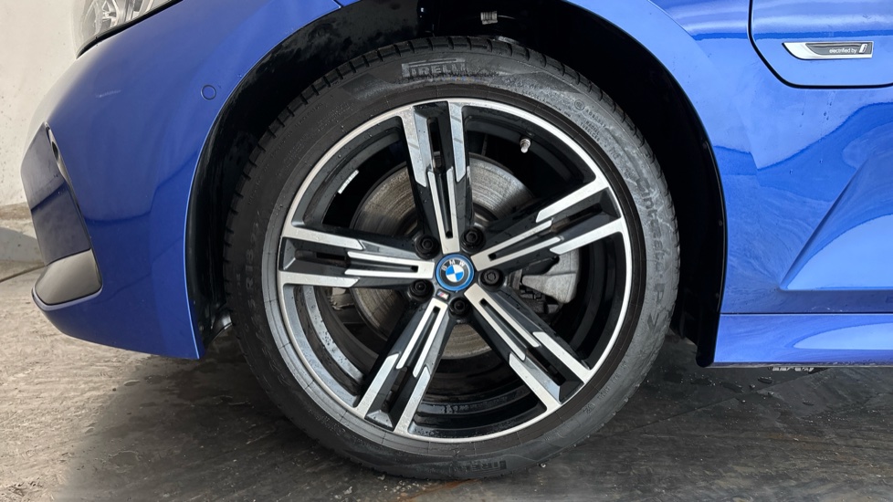 BMW 3 SERIES Image 17