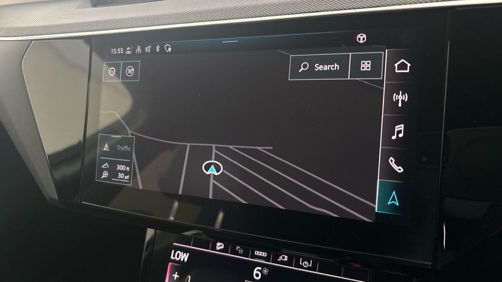 AUDI Q8 Image 12