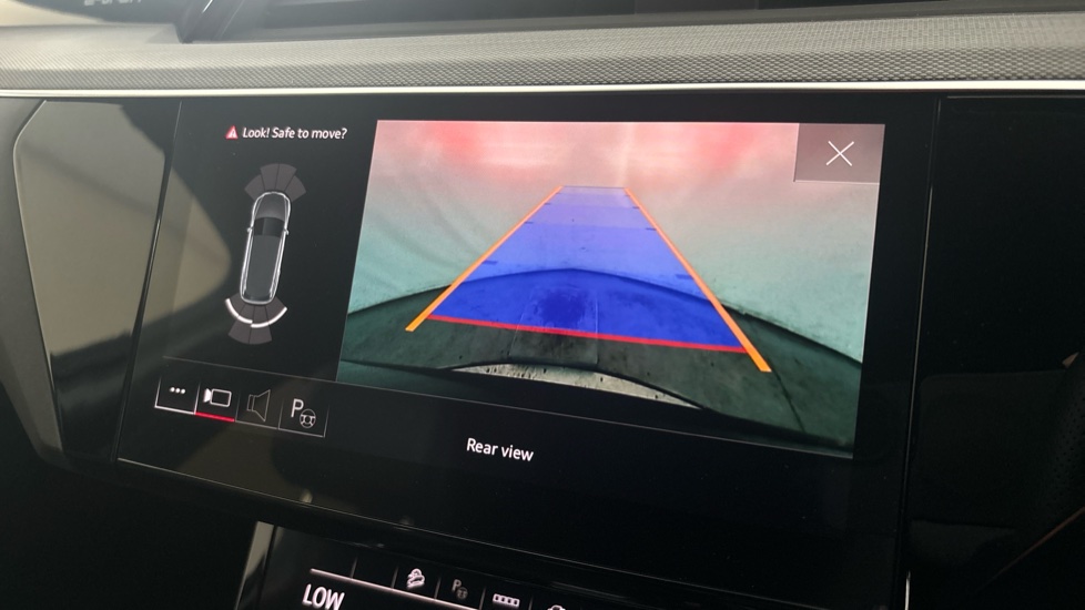 AUDI Q8 reverse camera