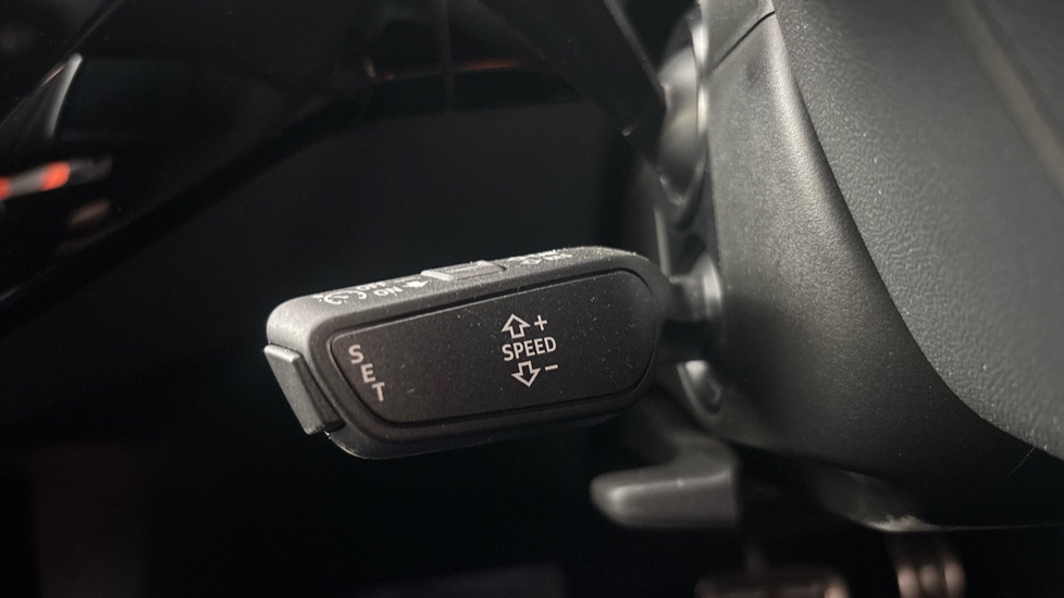 AUDI Q8 cruise control