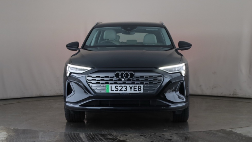 AUDI Q8 Image 8