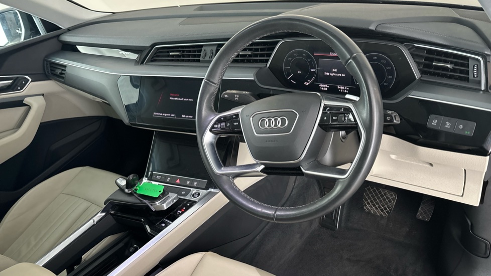 AUDI Q8 Image 9