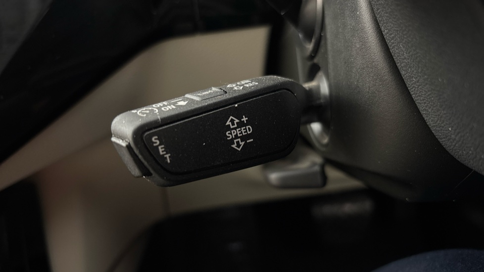 AUDI Q8 cruise control