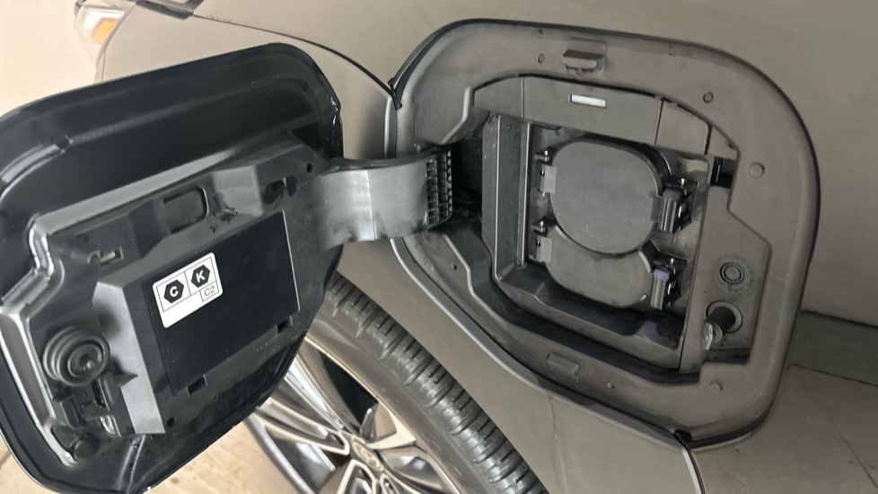 TOYOTA BZ4X Image 21