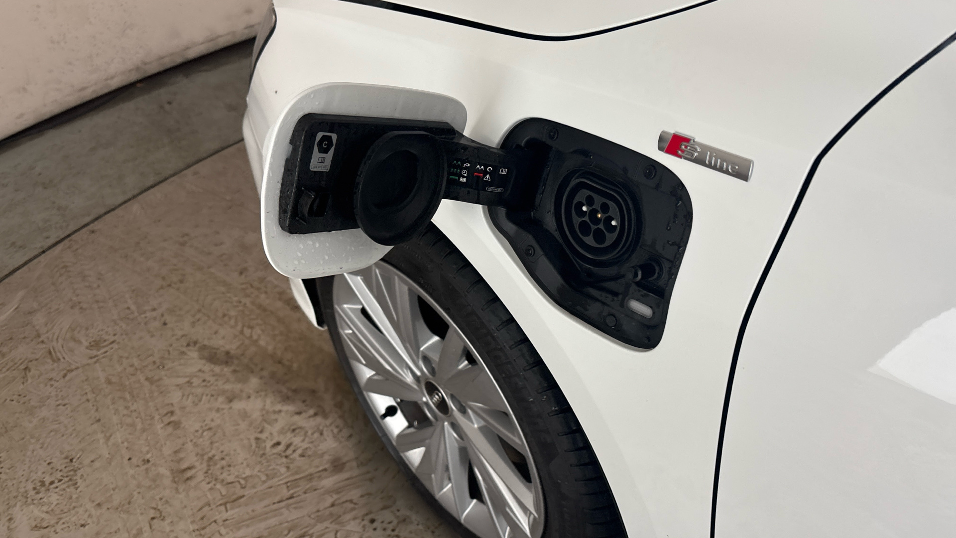 4020674 40 TFSI e S Line 5dr S Tronic