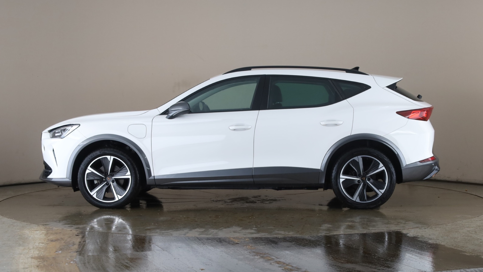 1.4 eHybrid 204 V1 5dr DSG [2024]