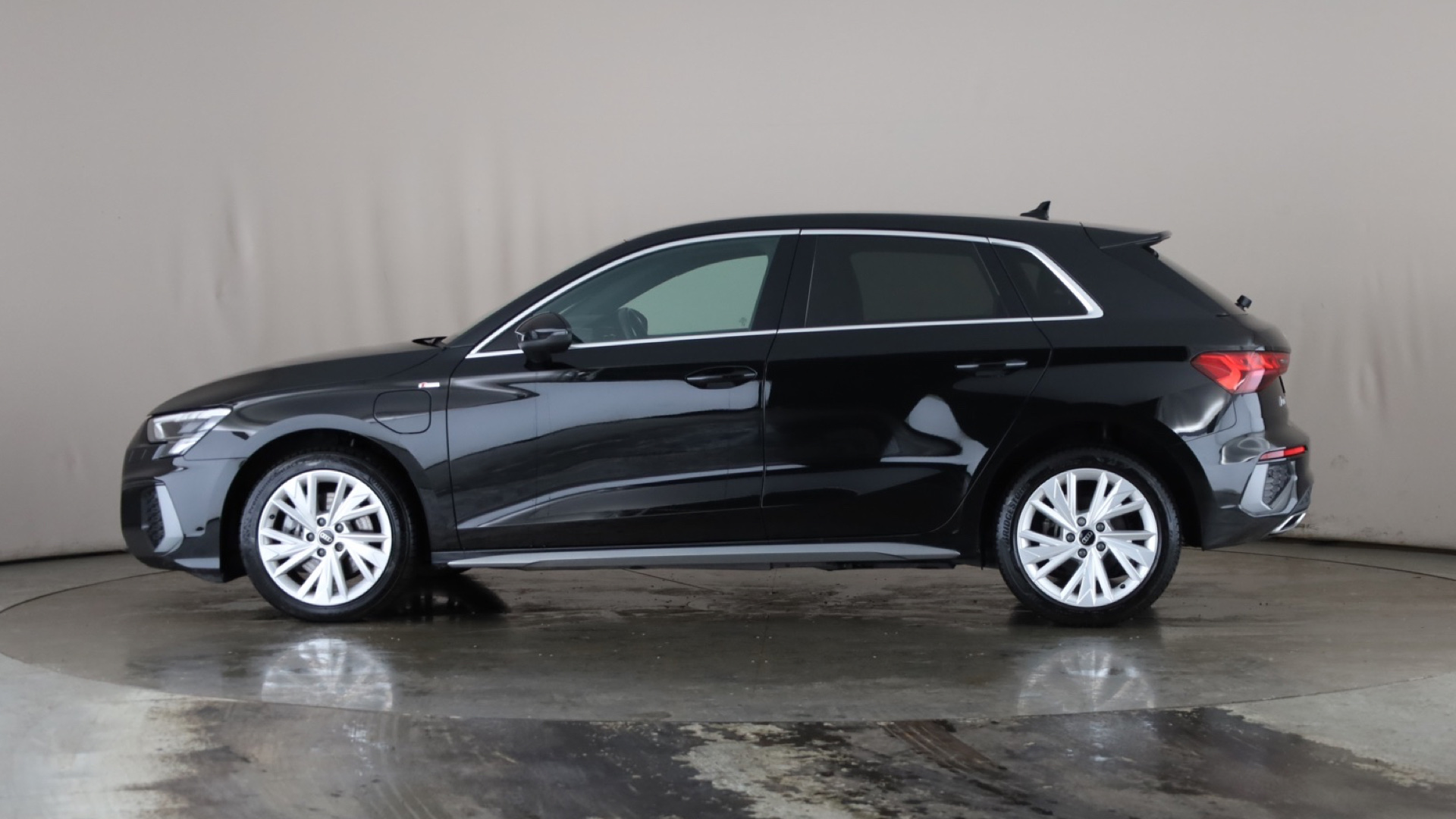 40 TFSI e S line 5dr S Tronic [17 inch Alloy] [2024]