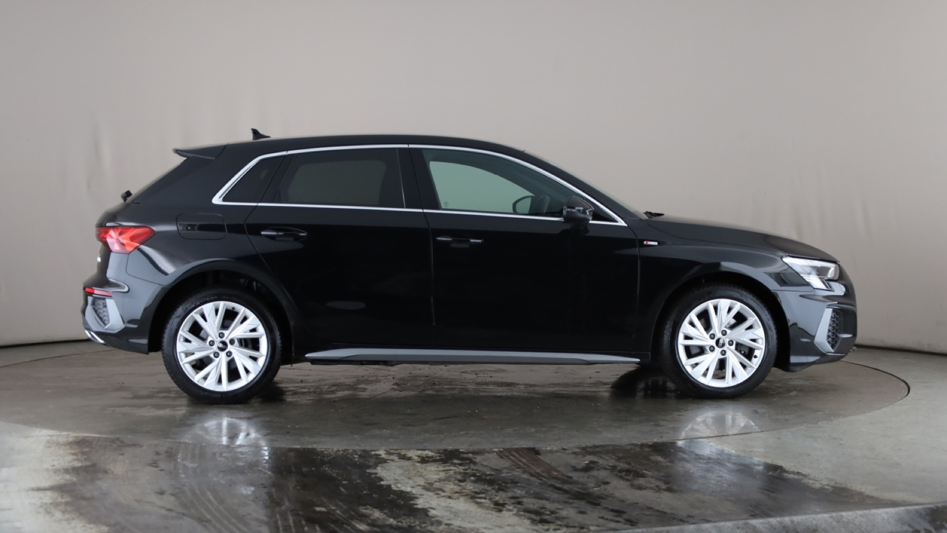 4027551 40 TFSI e S Line 5dr S Tronic [17 inch Alloy]