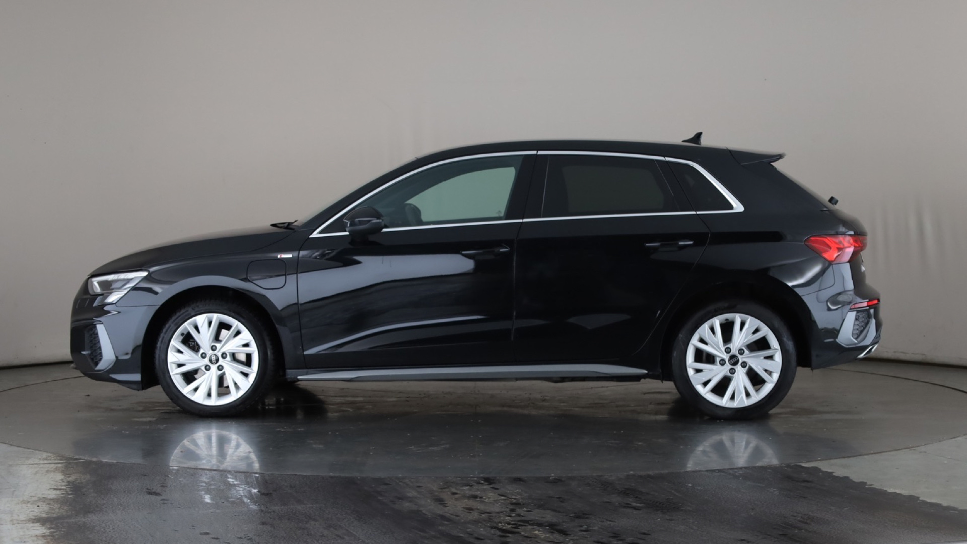 40 TFSI e S line 5dr S Tronic [17 inch Alloy]